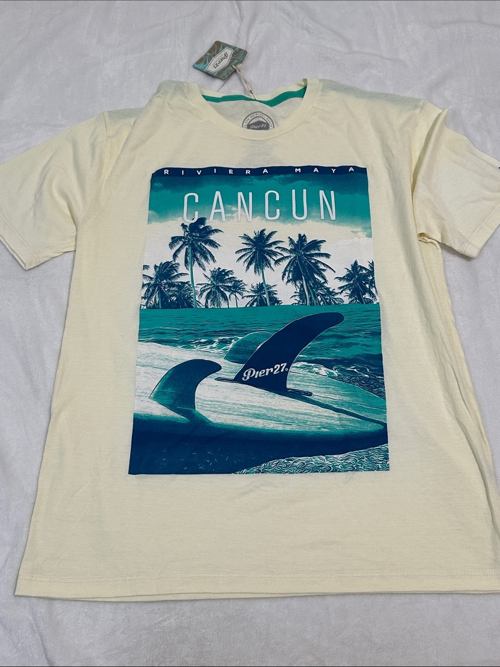 🏰 NWOT  Pier 27 Cancun T-Shirt